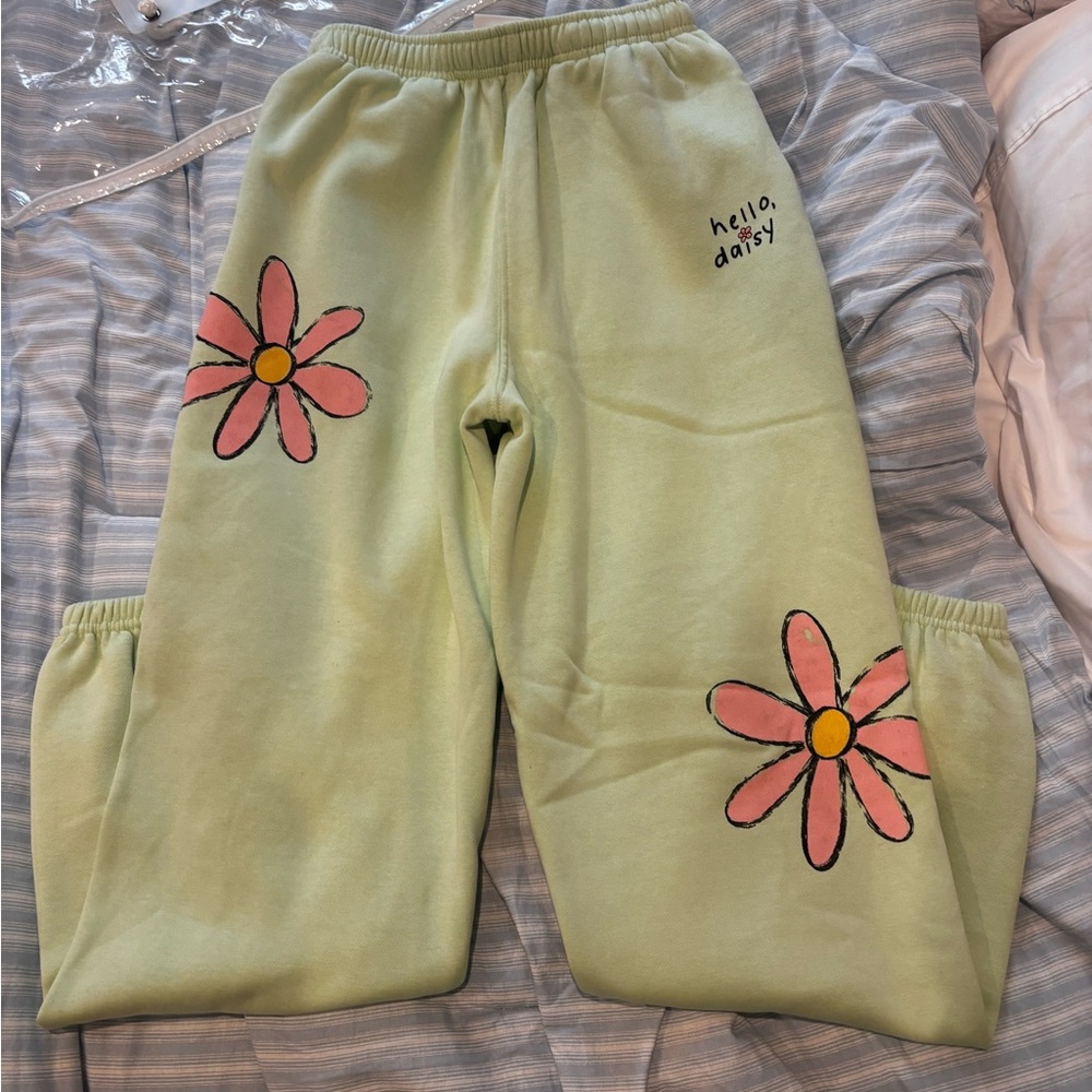 Juniors Green Sweatpants